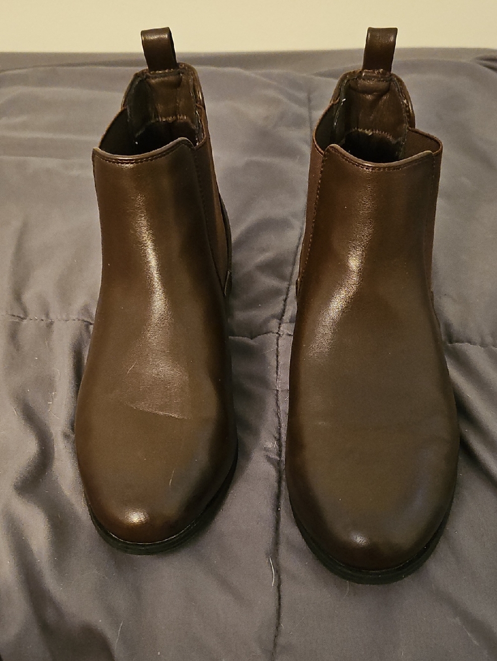 VJH Women's Brown Chelsea Boots - Classic Slip-On Ankle Boots